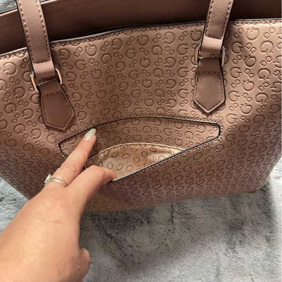 Blush Satchel Guess Handbag - Some Wear - Picture 7 of 14